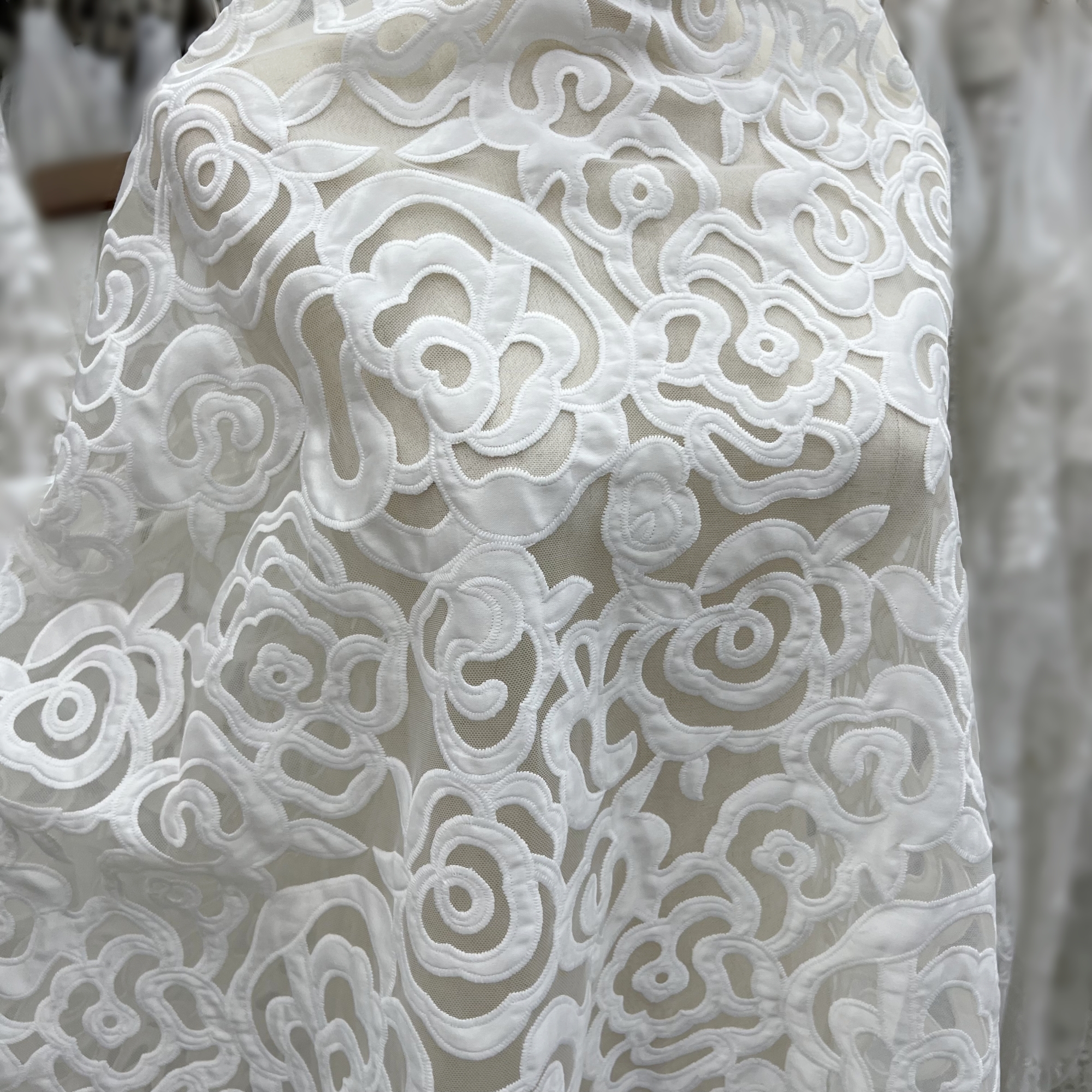 Wedding Dress Supply - Unique Three-Dimensional Embroidery Wedding Evening Dress