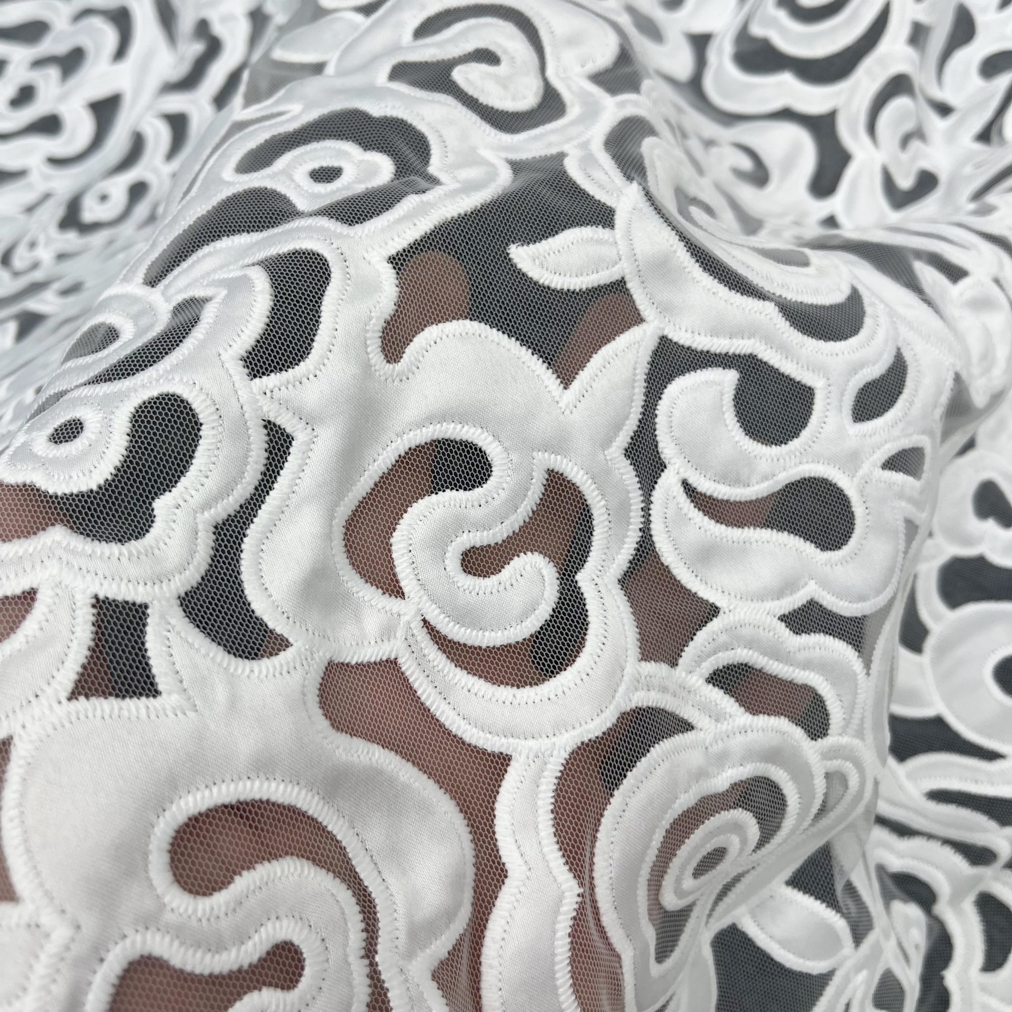 Unique Three-Dimensional Embro - Wedding Dress Supply 评论和价格